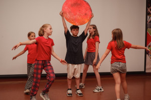 Космическое путешествие в Заслоновграде: планетарий ожил благодаря талантам юных исследователей! 